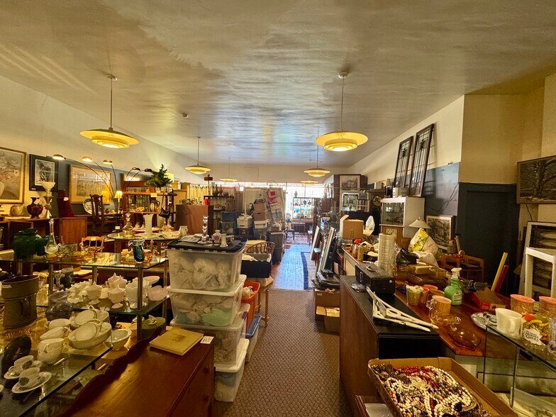 More Photos Of 3213 Washington Ave, Racine Storefront Retail Residential For Sale