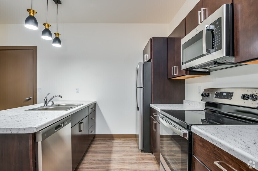 More Photos Of 2001 Marathon St, Neenah Apartments For Sale