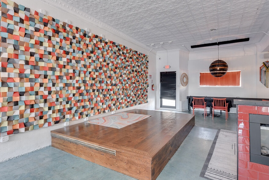 More Photos Of 1915 19th & Leavenworth Building, Omaha Restaurant For Lease