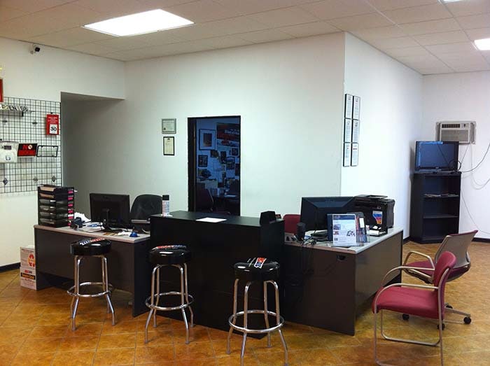 More Photos Of 3847 Carnation St, Franklin Park Warehouse For Sale