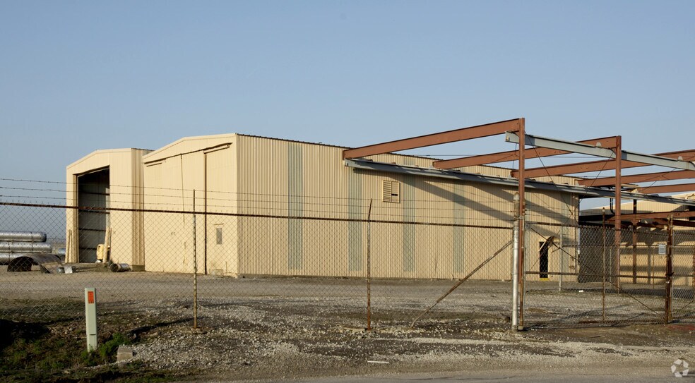 More Photos Of 110 Ford Ln, Hazelwood Warehouse For Lease