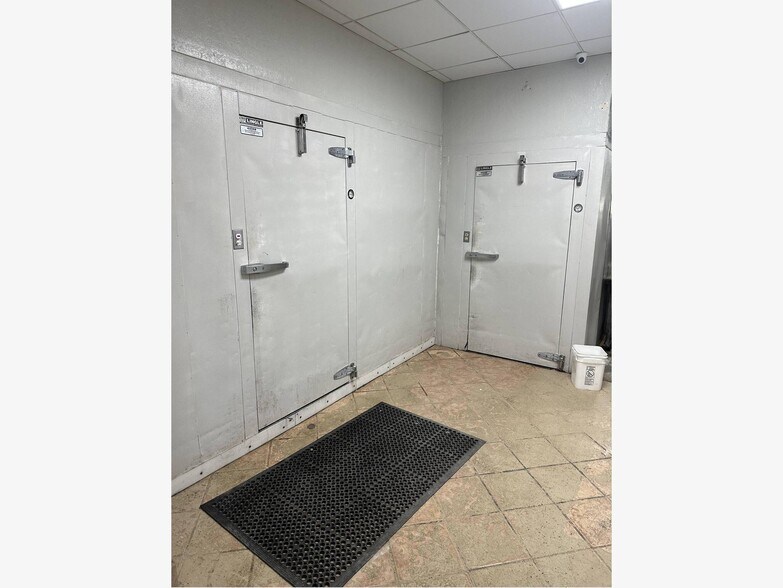 More Photos Of 7820 Fulton St, Houston Restaurant For Sale