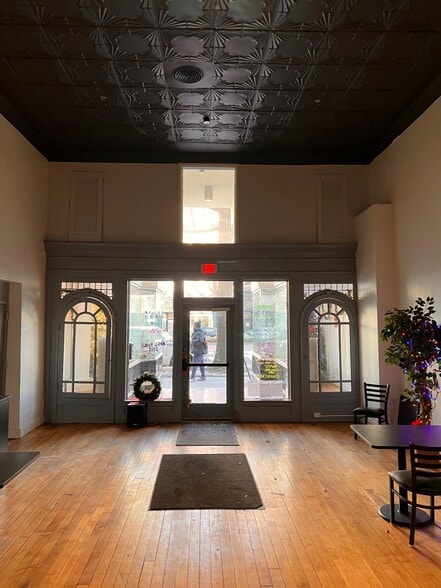 More Photos Of 7 E Broad St, Richmond Loft Creative Space For Lease