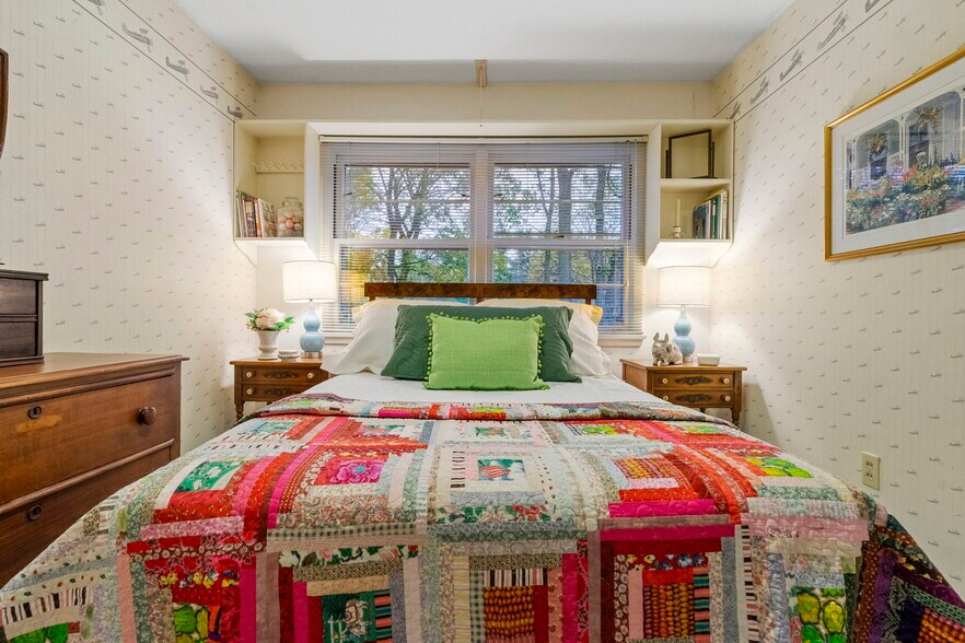 More Photos Of 6 Arbor Dr, Glens Falls Office For Sale