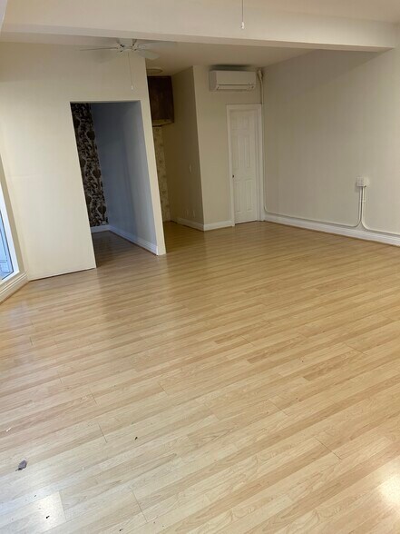 More Photos Of 307-309 Marine Ave, Newport Beach Storefront For Lease