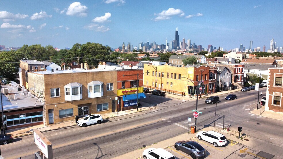 More Photos Of 1902 W Cermak Rd, Chicago Storefront Retail Residential For Lease