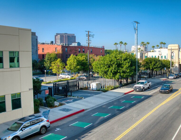 More Photos Of 949 E 2nd St, Los Angeles Office For Sale