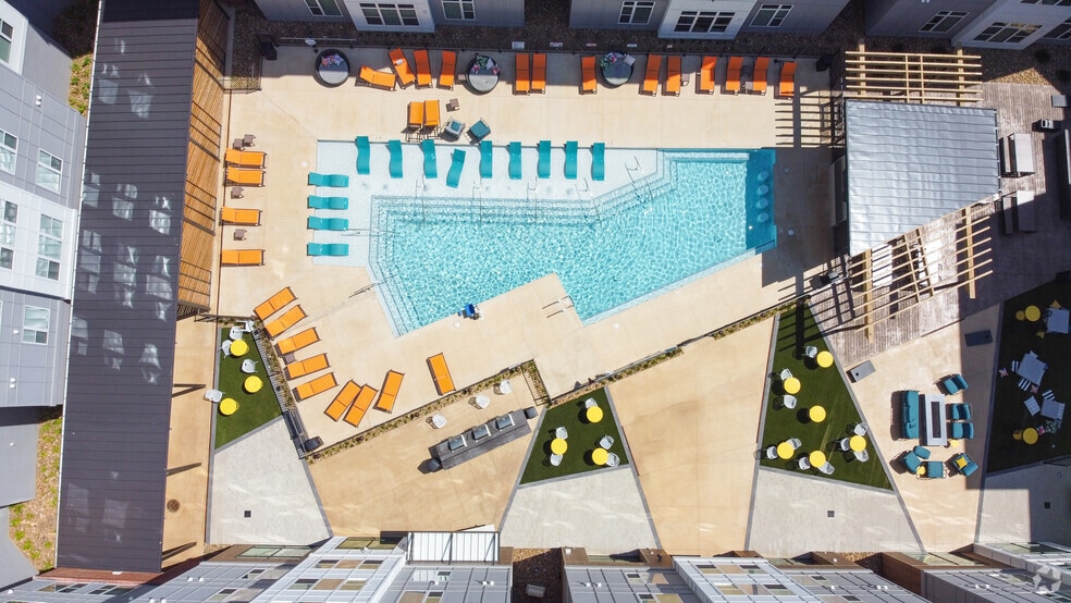 More Photos Of 306 E 10TH St, Greenville Apartments For Lease