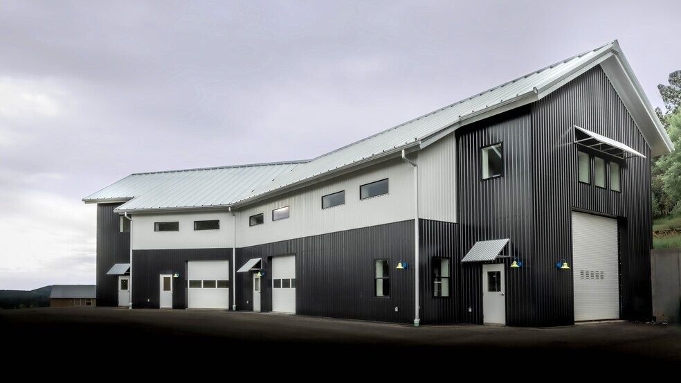 More Photos Of 64 Hyland Dr, Evergreen Showroom For Lease