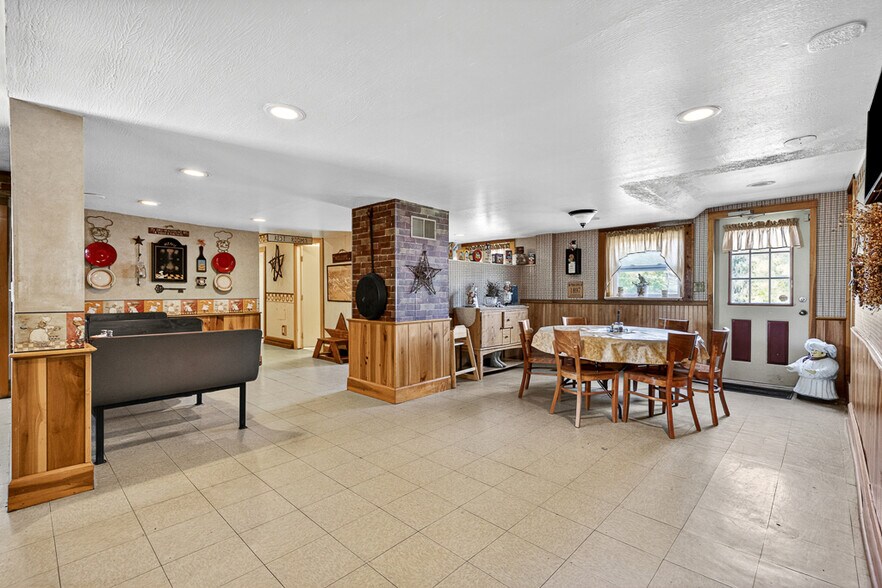 More Photos Of 1281 OH-183, Atwater Restaurant For Sale
