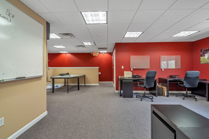 More Photos Of 8 Route 80, Killingworth Warehouse For Lease