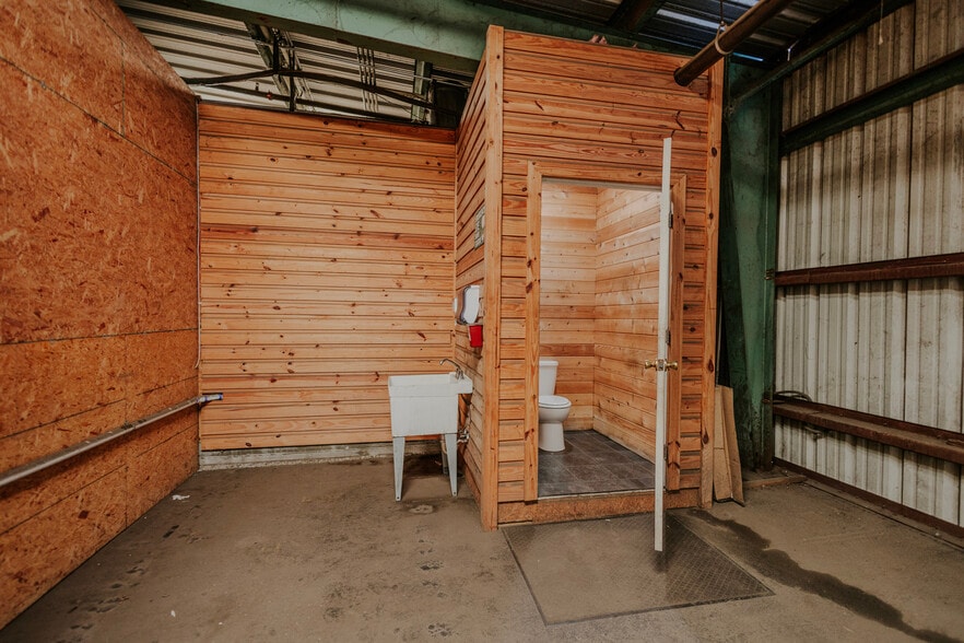More Photos Of 1720 Metcalf Ave, Thomasville Warehouse For Lease