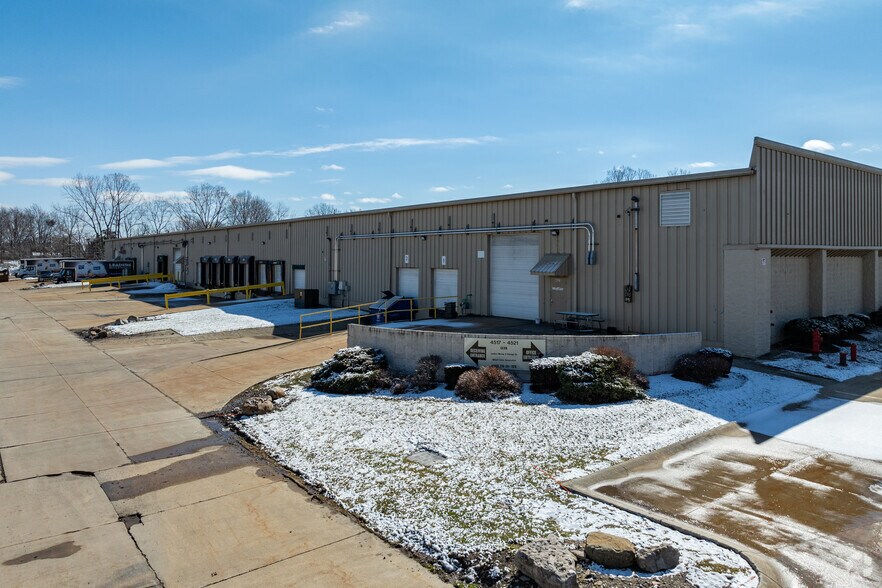 Primary Photo Of 4517-4521 Industrial Pky, Cleveland Warehouse For Lease