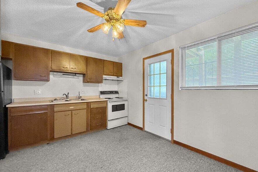 More Photos Of 1003 Parkway Dr, Boone Apartments For Sale