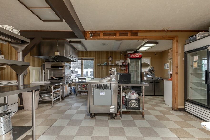 More Photos Of 7224 Center St, Mentor Restaurant For Sale