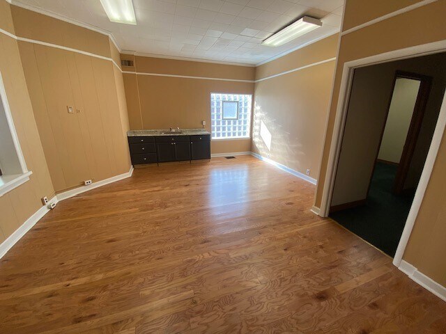 More Photos Of 130 N La Grange Rd, La Grange Loft Creative Space For Sale