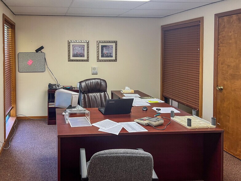More Photos Of 1924 Fendley Dr, North Little Rock Office For Sale