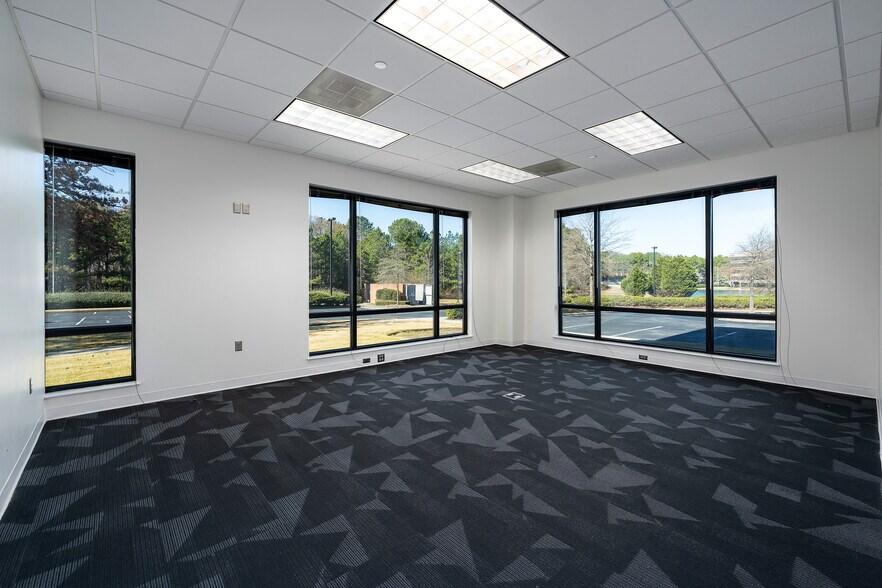 More Photos Of 2500 Corporate Dr, Birmingham Office For Sale
