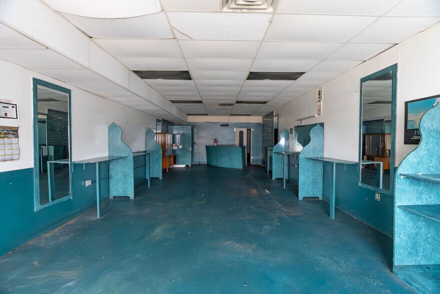 More Photos Of 13703 W McNichols Rd, Detroit General Retail For Sale