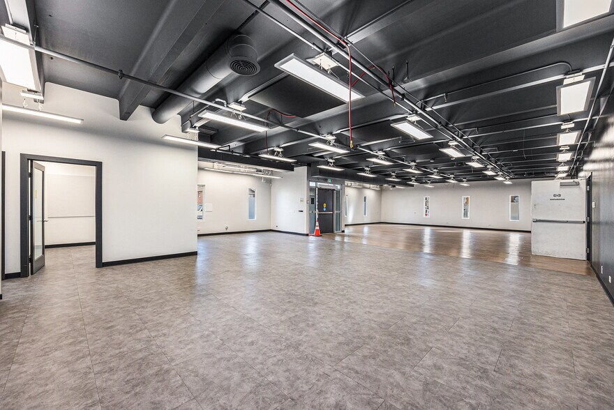 More Photos Of 1475 S Acoma St, Denver Warehouse For Sale