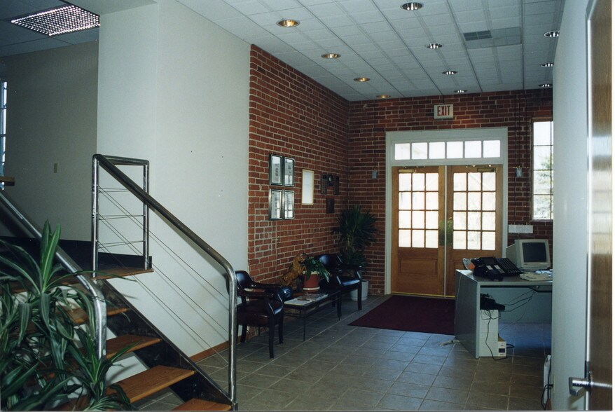 More Photos Of 7137 Old Easton Rd, Pipersville Office Residential For Lease