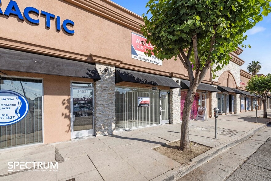 More Photos Of 6451-6453 Van Nuys Blvd, Van Nuys Storefront For Lease