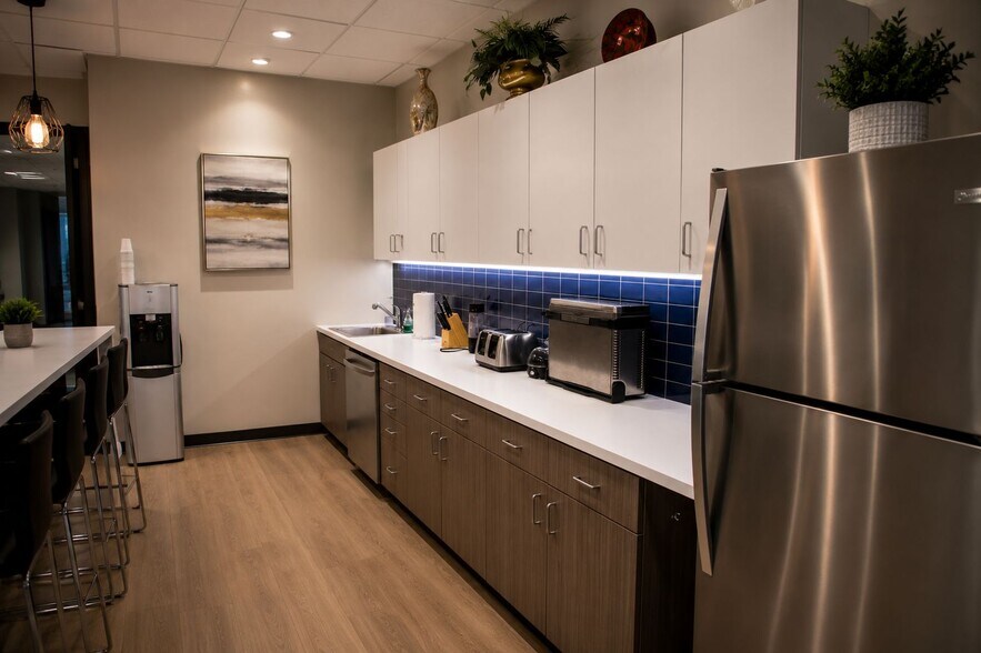 More Photos Of 13111 Westheimer Rd, Houston Office For Sale