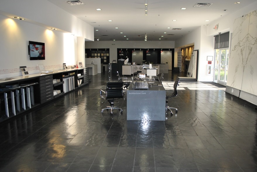 More Photos Of 4420 N Orange Blossom Trl, Orlando Warehouse For Sale