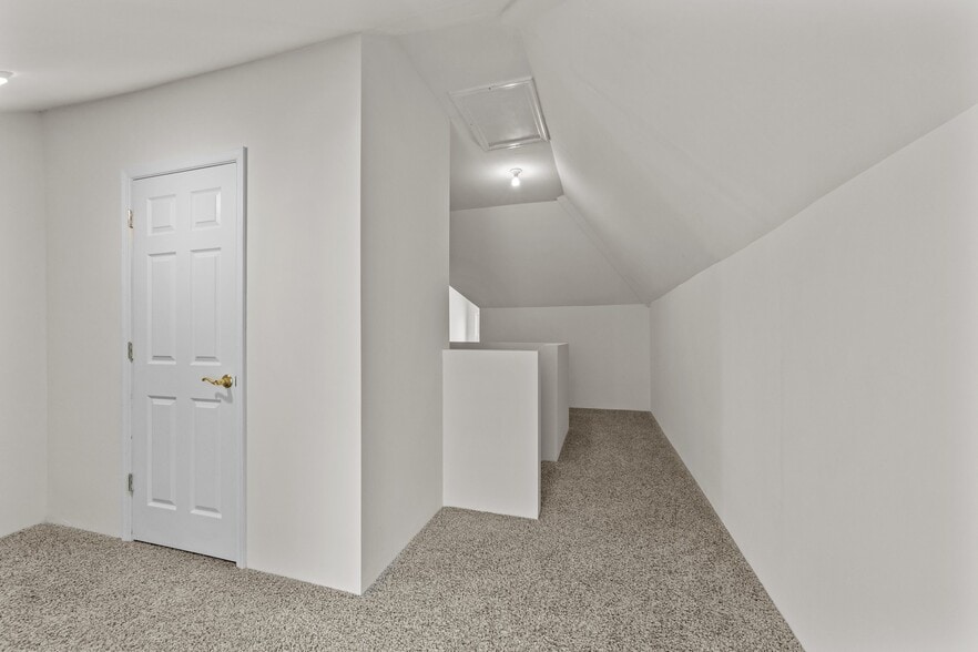 More Photos Of 2007 Baltic Ave, Virginia Beach Apartments For Sale