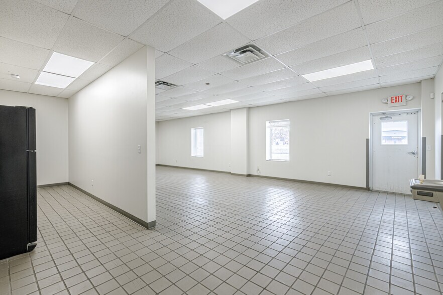 More Photos Of 1715 W Commerce Dr, Marshall Service For Sale