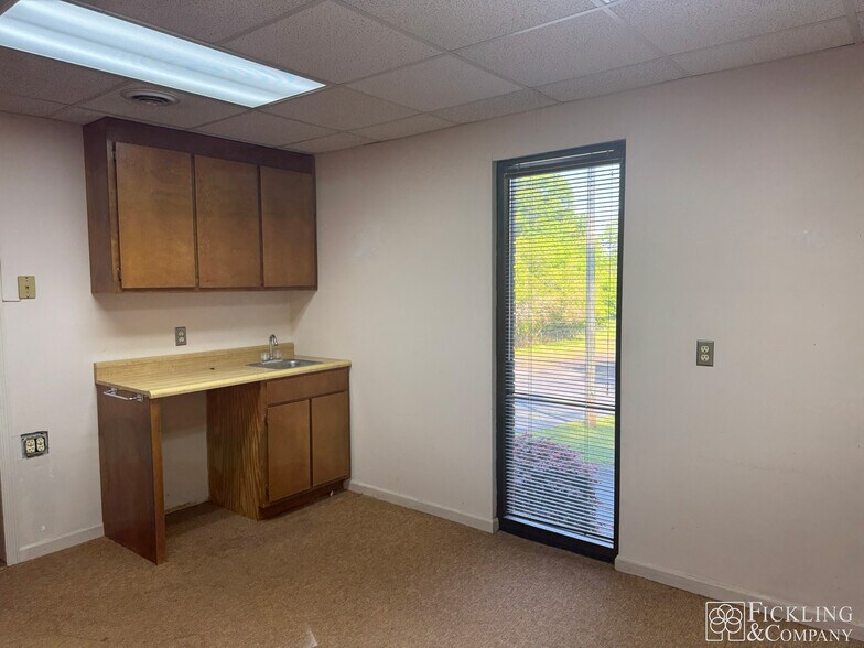 More Photos Of 123 Sparta Hwy, Eatonton Medical For Sale