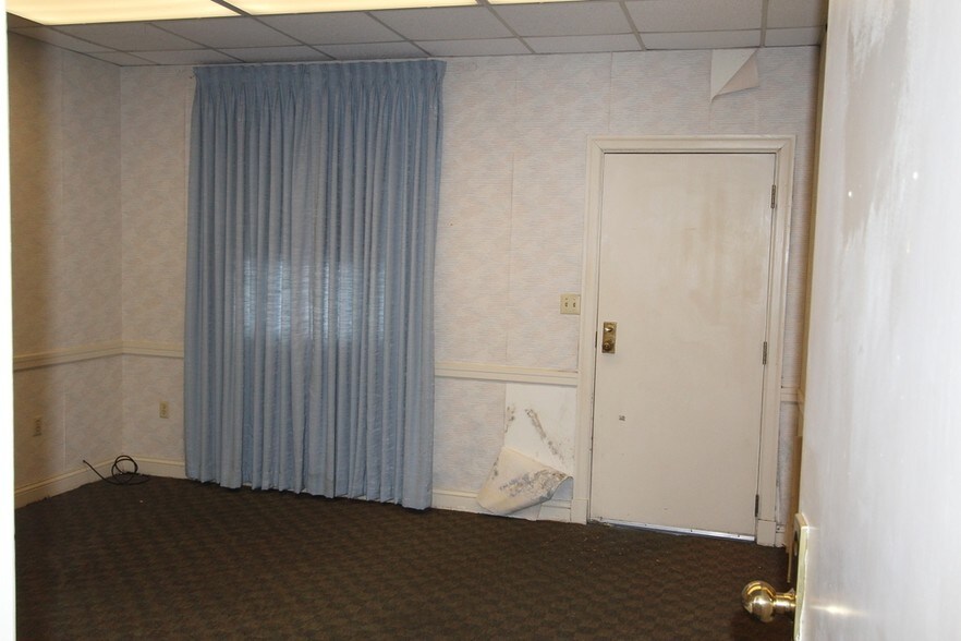 More Photos Of 1318 W Pine St, Hattiesburg Office For Lease