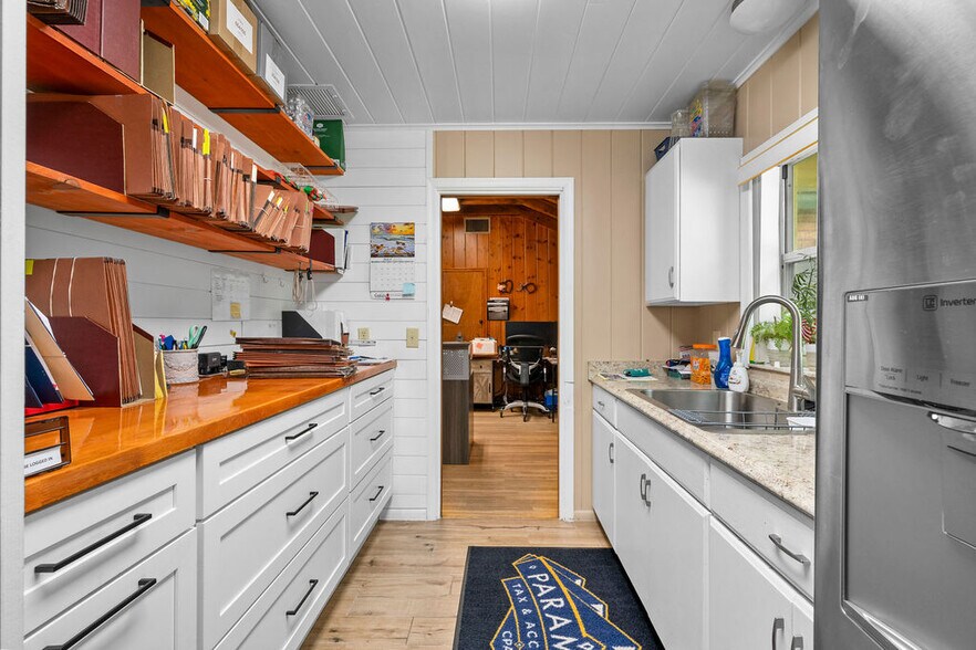 More Photos Of 400 SE Flamingo Ave, Stuart Office Residential For Sale