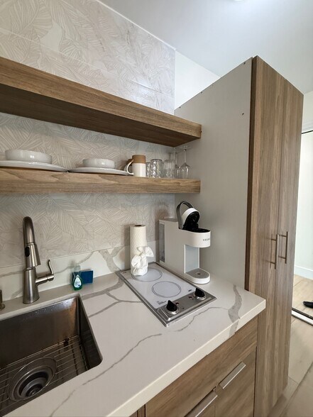 More Photos Of 2502 Tamarind Dr, Hutchinson Island Hotel For Sale