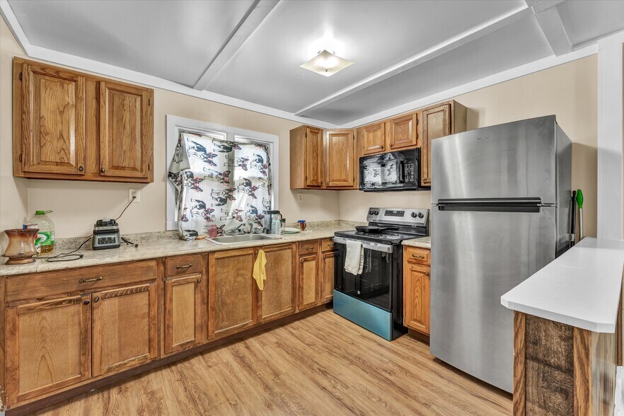 More Photos Of 558 W Outer Dr, Oak Ridge Multifamily For Sale