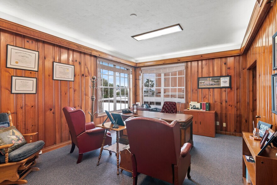 More Photos Of 123 Live Oak Ave, Daytona Beach Office Residential For Sale