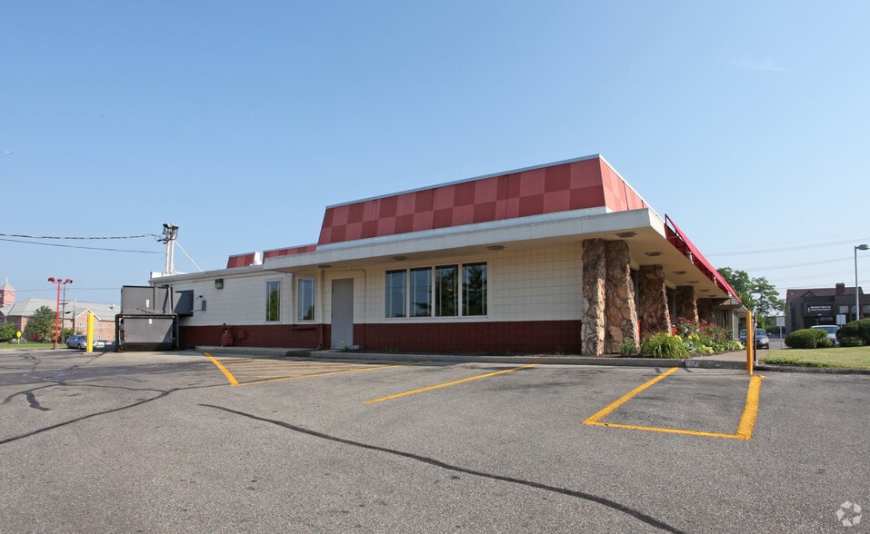 More Photos Of 4227 Bridgetown Rd, Cincinnati Restaurant For Sale