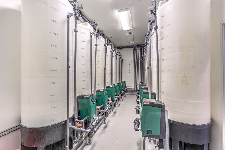 More Photos Of 4333 W Tropicana Ave, Las Vegas Service For Sale