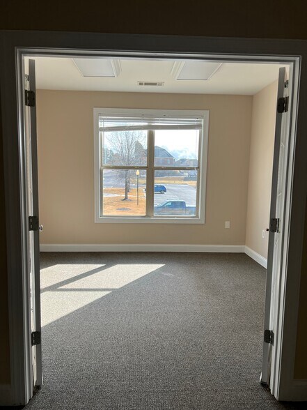 More Photos Of 2487 Cedarcrest Rd, Acworth Unknown For Lease