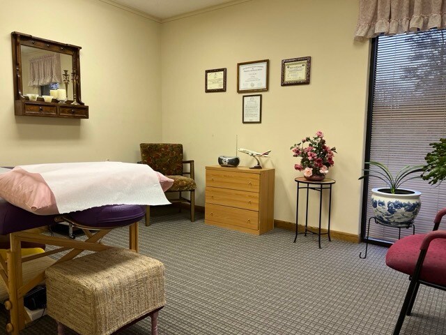 More Photos Of 600 Houze Way, Roswell Office Residential For Lease