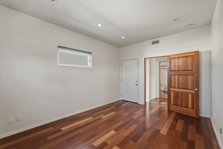 More Photos Of 137 Arena St, El Segundo Flex For Sale