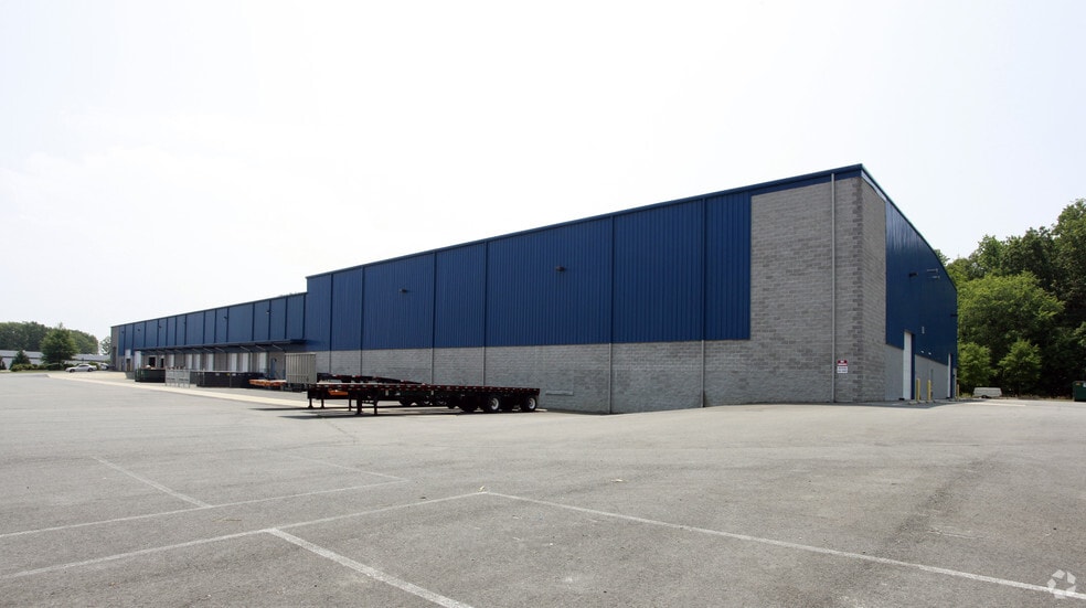 More Photos Of 1199 International Pky, Stafford Warehouse For Lease