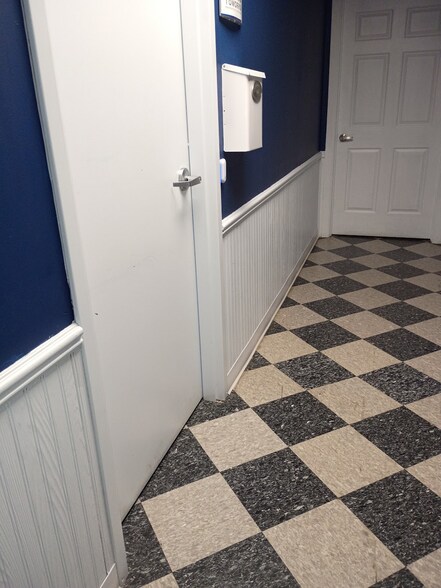 More Photos Of 40 Monument Sq, Urbana Storefront Retail Office For Lease