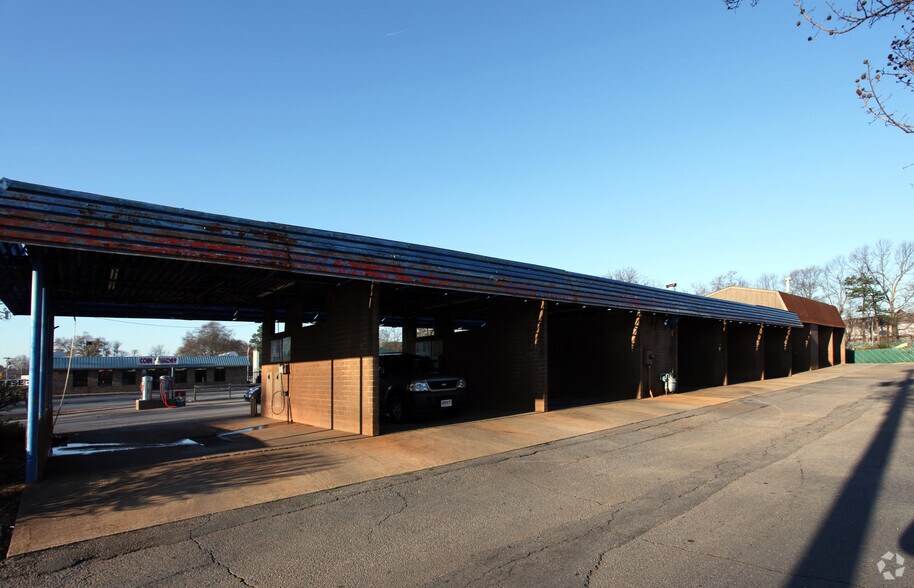 Primary Photo Of 207 E Butler Rd, Mauldin Carwash For Sale