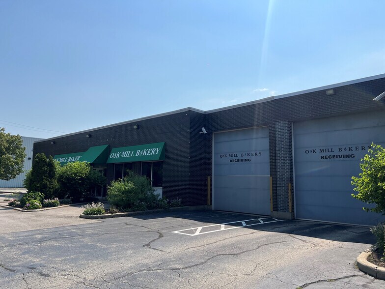 More Photos Of 2480-2490 S Wolf Rd, Des Plaines Manufacturing For Lease
