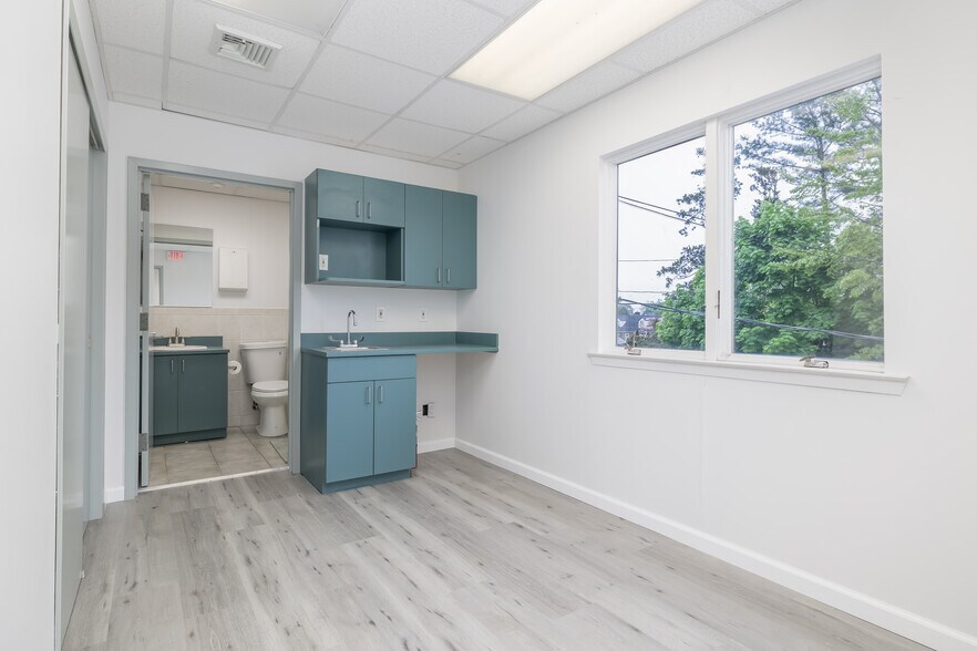 More Photos Of 2400 Hempstead Tpke, East Meadow Medical For Lease