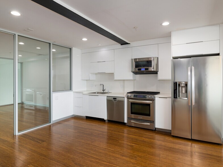 More Photos Of 227 California St, El Segundo Loft Creative Space For Lease