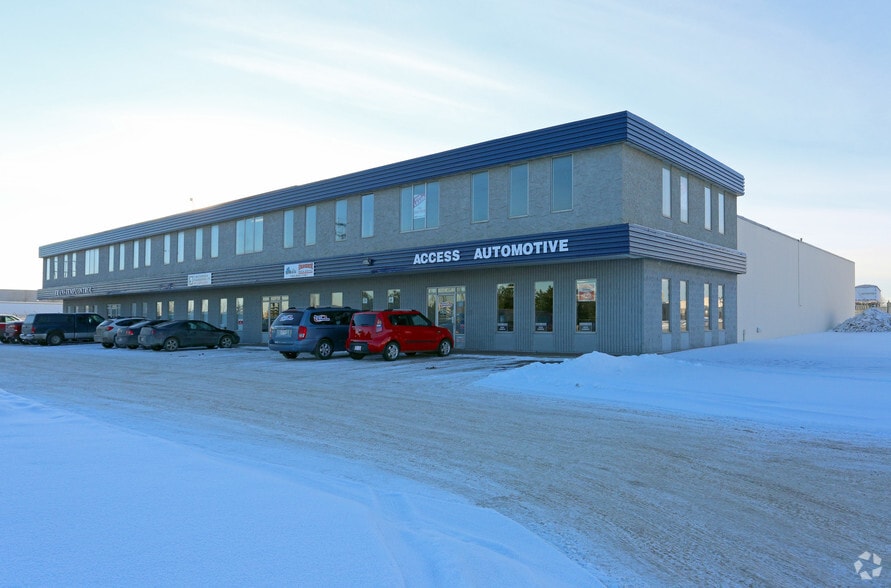 More Photos Of 12100-12122 163 St NW, Edmonton Flex For Lease