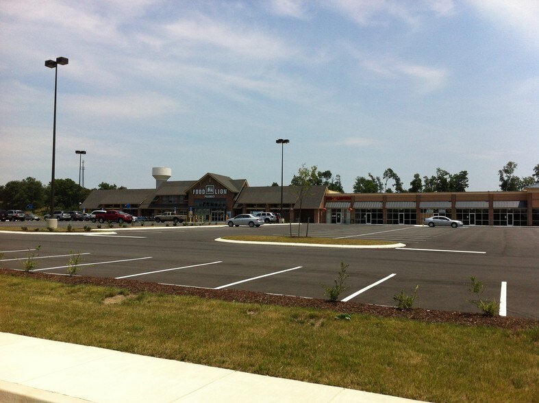 Primary Photo Of 44-78 Worchester Dr, Falling Waters Unknown For Lease