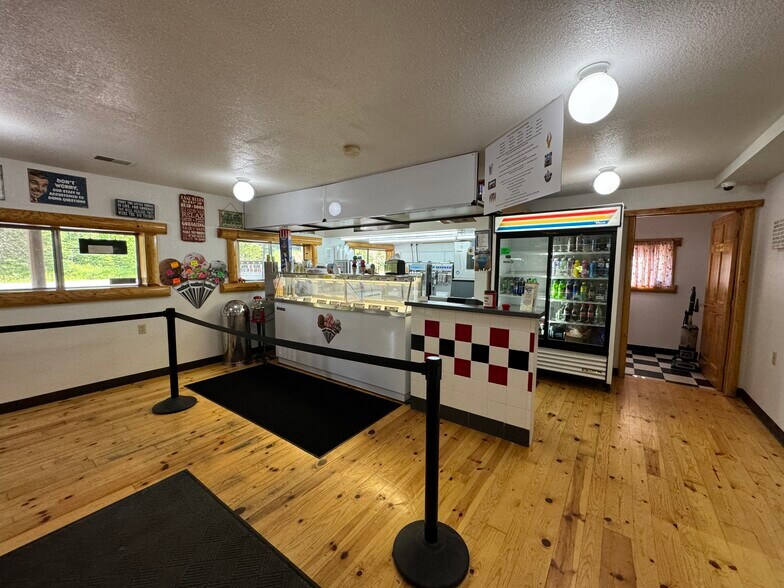 More Photos Of 482 N Sage Lake Rd, Hale Freestanding For Sale